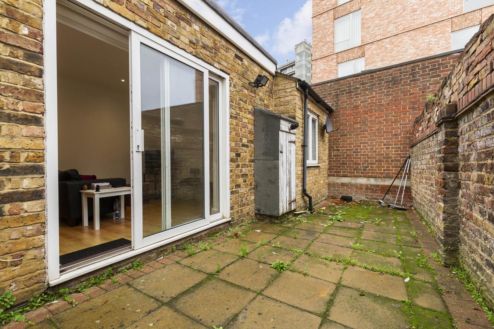 Modern Apartment with Private Patio Haverstock Hill, Belsize Park